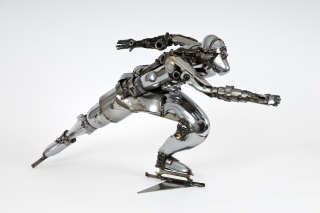 Illustration for article titled These Sculptures Turn Car Parts Into An Entire Animal Kingdom